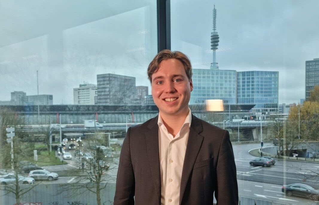 Sibren volgt de hbo-opleiding International Business & Entrepreneurship aan EuroCollege in Amsterdam.