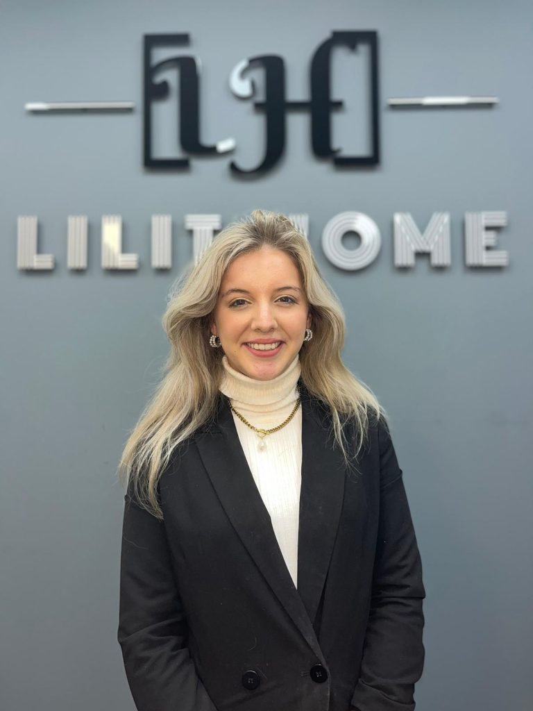 Rianne doet die ervaring op tijdens haar stage bij Lilithome. Zij studeert International Business & Entrepreneurship in Groningen.